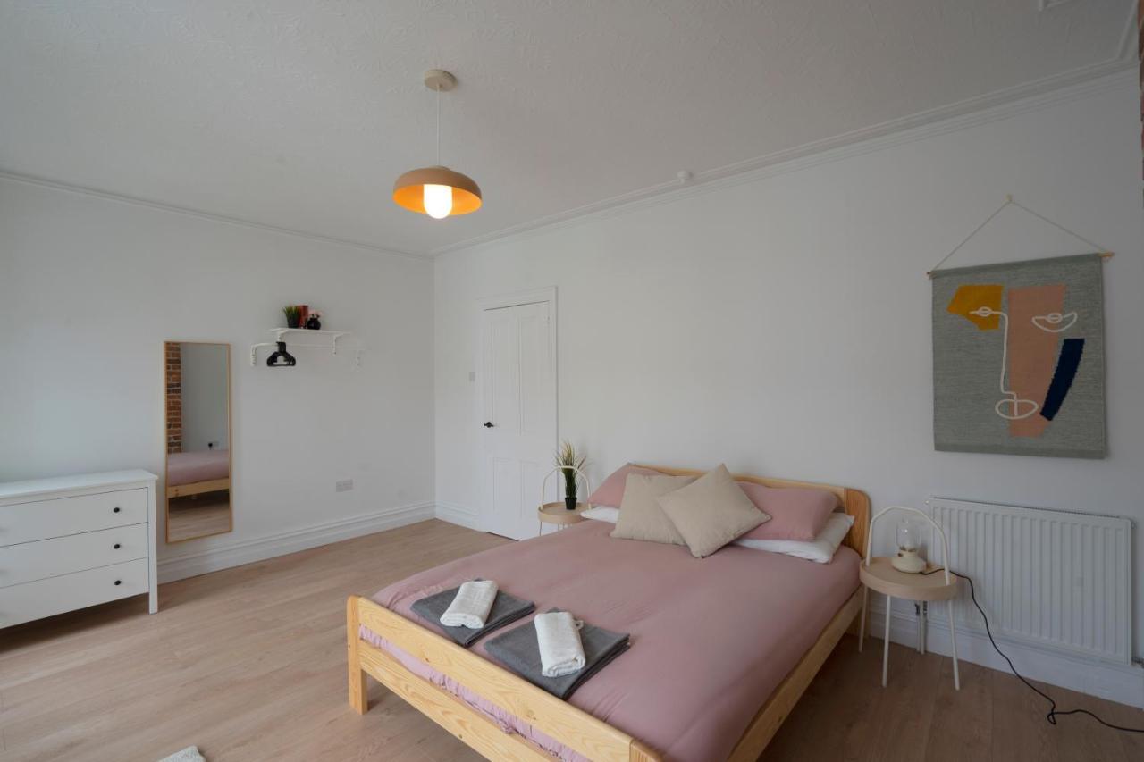 Beautiful Family Home In The Heart Of Swansea Extérieur photo