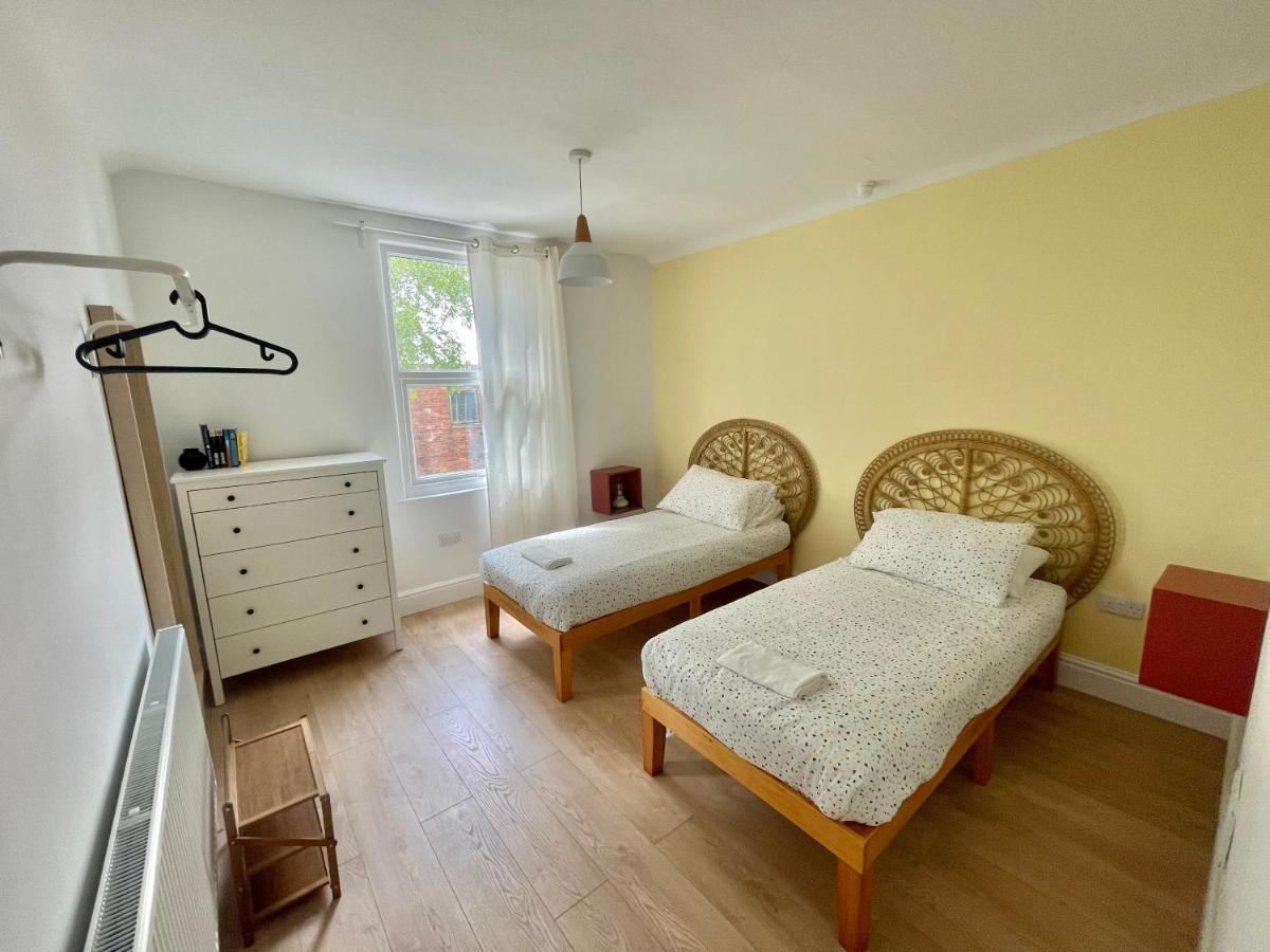 Beautiful Family Home In The Heart Of Swansea Extérieur photo